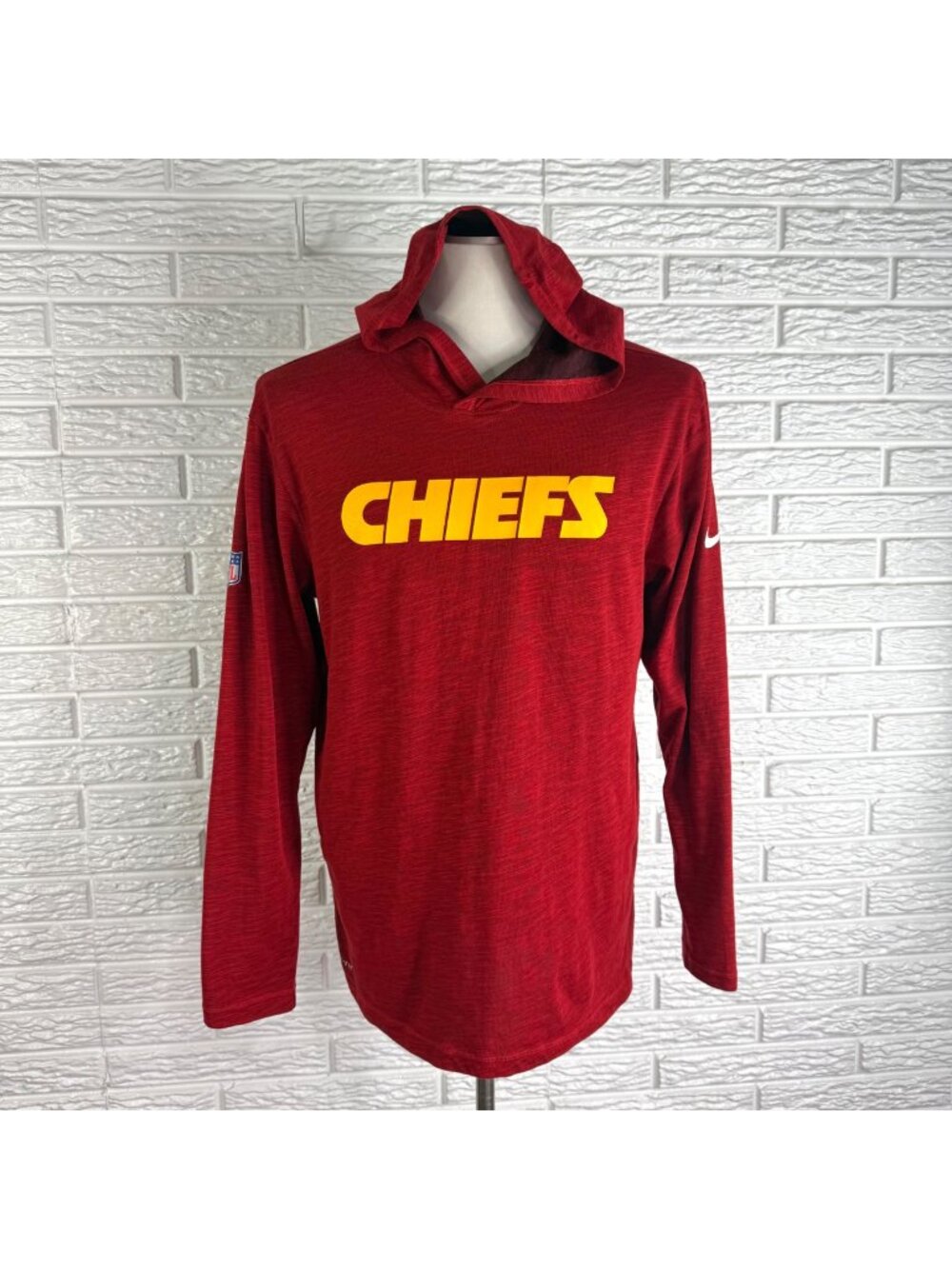 NFL Mens The Nike Tee Red Kansas City Chiefs Hooded Dri-Fit Shirt Size Medium